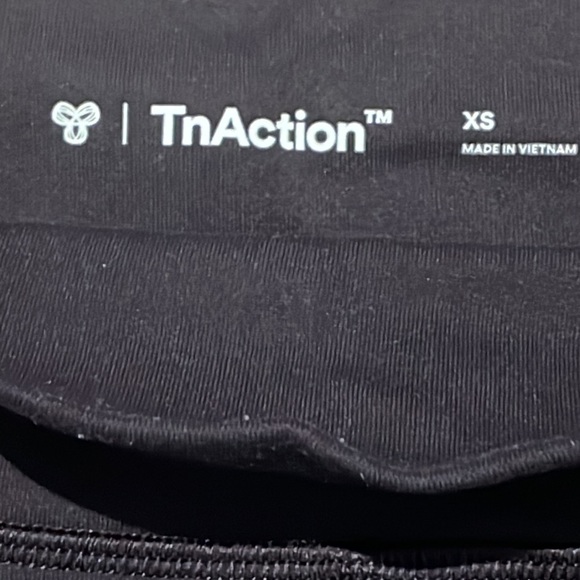 TNA Cheeky high rise shorts. Black. Size XS. - Picture 4 of 4